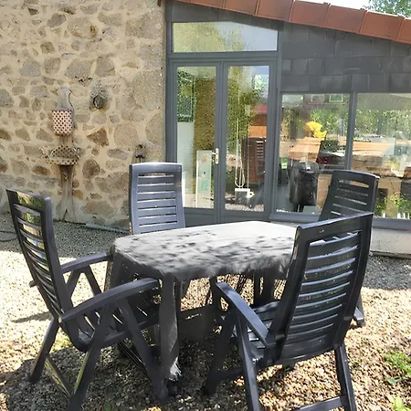 Сasa de vacaciones Maison Charmante à Avec Piscine Partagée *