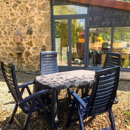Maison Charmante à Avec Piscine Partagée Casa vacanze