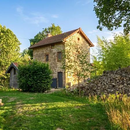 Casa vacanze Maison Charmante à Avec Piscine Partagée