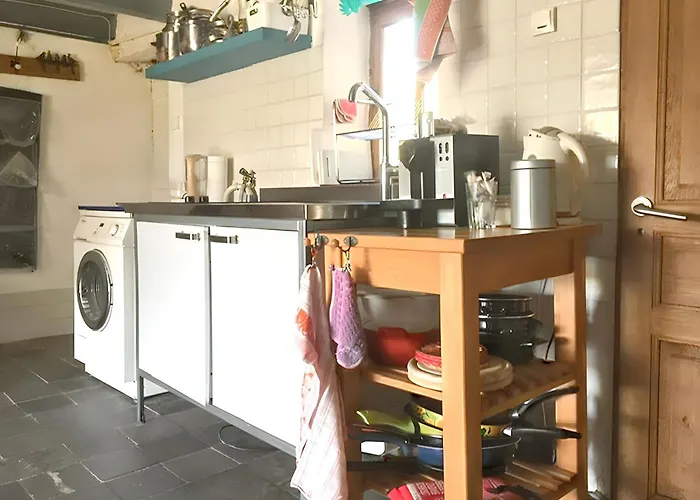 Maison Charmante A Avec Piscine Partagee